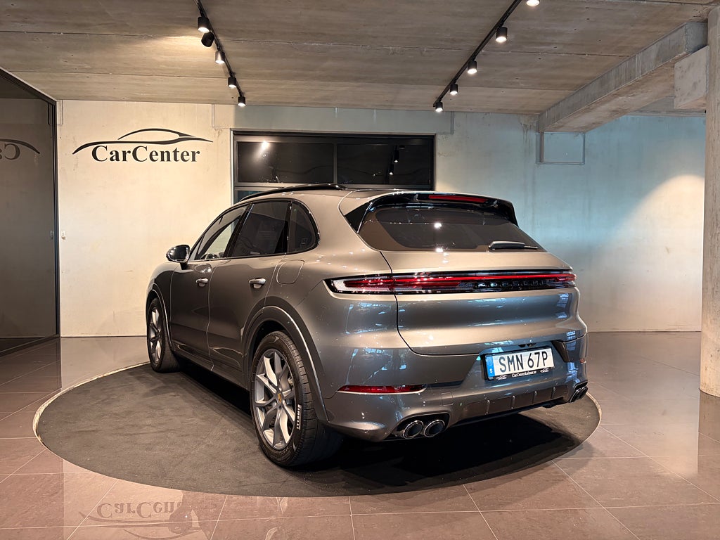 Porsche Cayenne 2024 - miniatyr 7