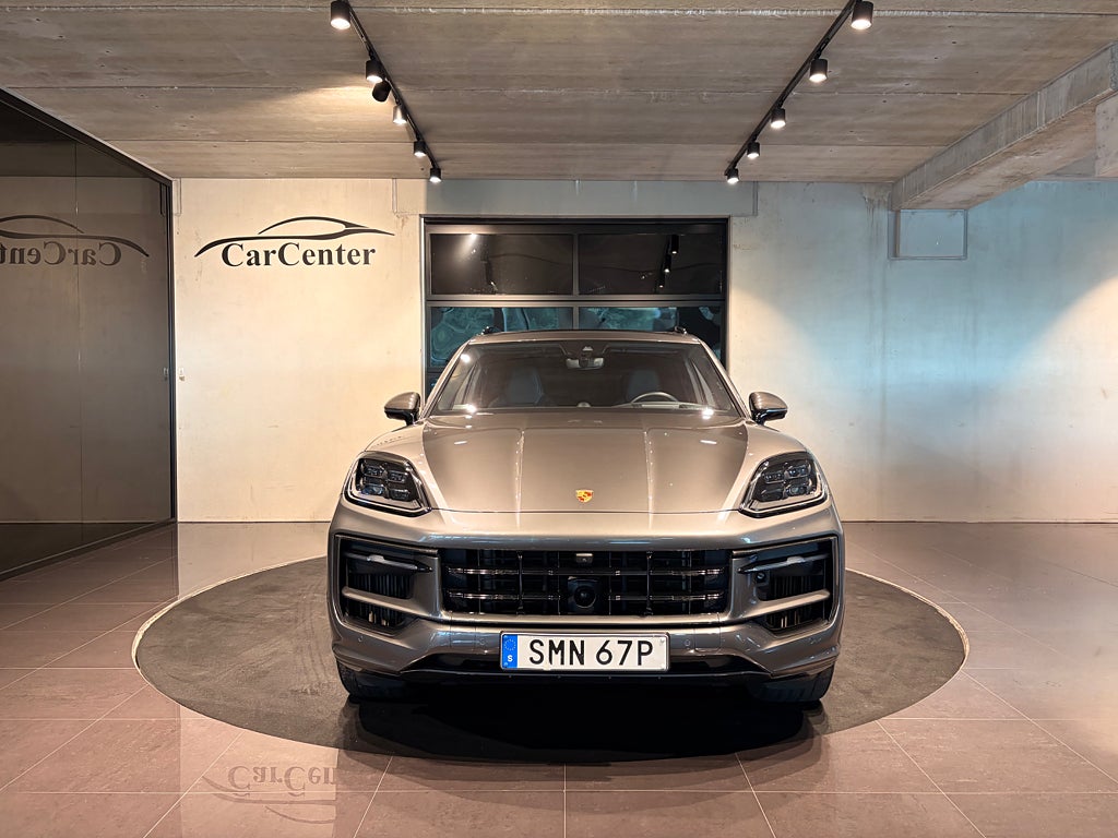 Porsche Cayenne 2024 - miniatyr 9