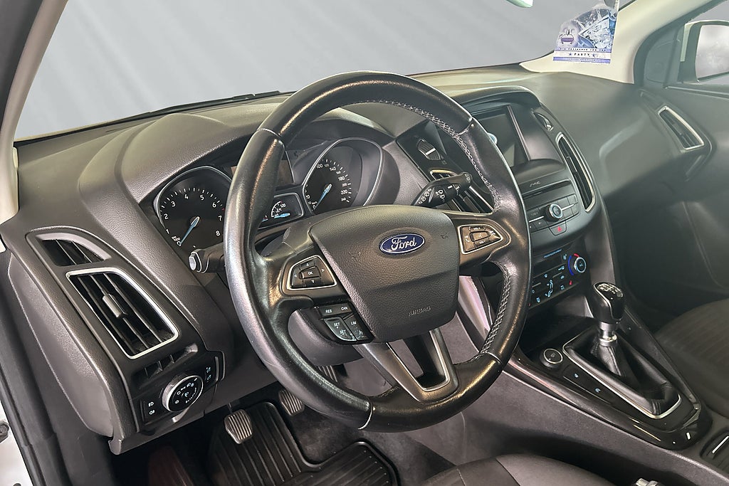 Ford Focus 2018 - miniatyr 4