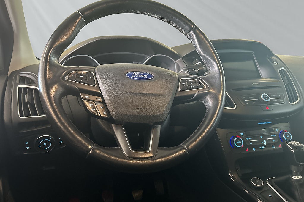 Ford Focus 2018 - miniatyr 6