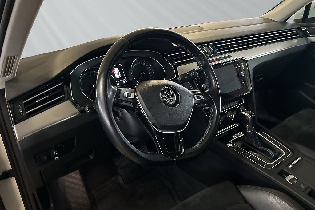 Volkswagen Passat 2018 - miniatyr 4