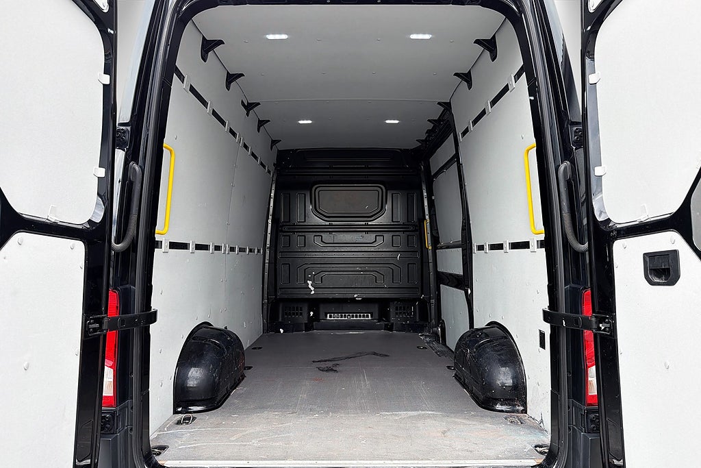 Volkswagen crafter 2023 - miniatyr 10
