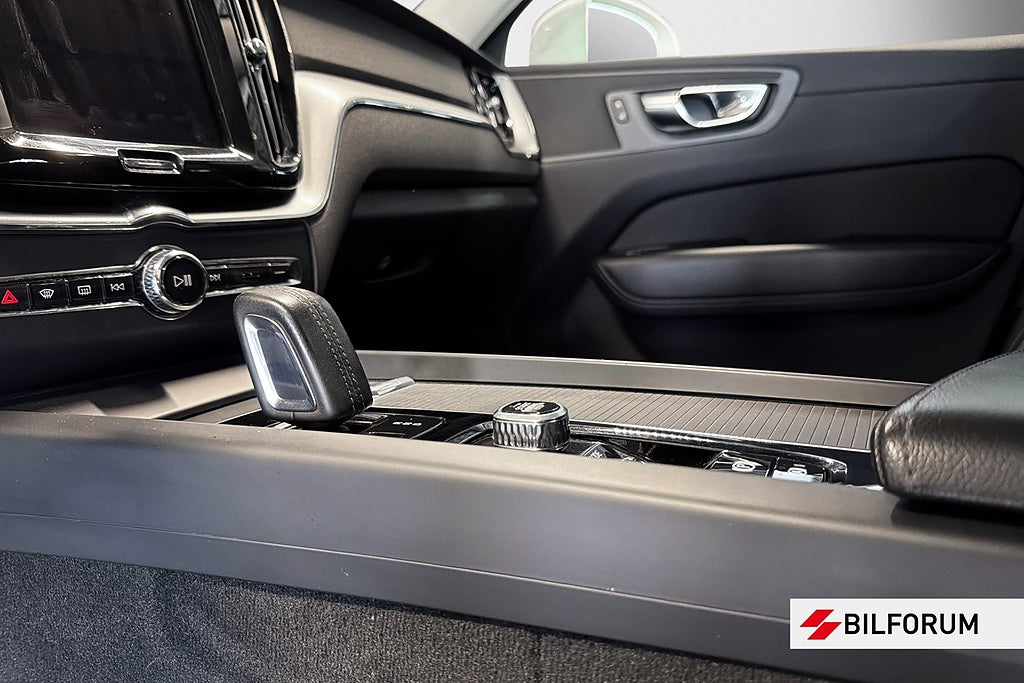 Volvo XC60 2020 - miniatyr 15