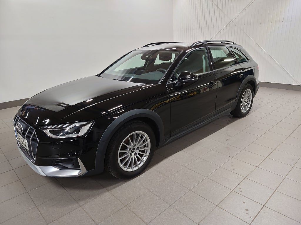 Audi A4 2023 - miniatyr 2
