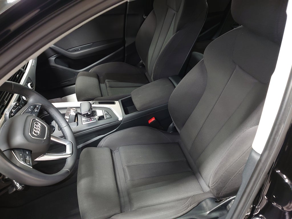 Audi A4 2023 - miniatyr 10