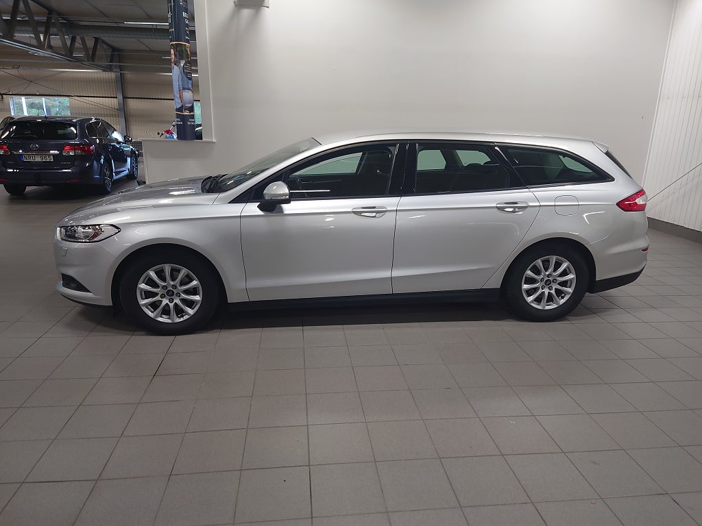 Ford Mondeo 2018 - miniatyr 3