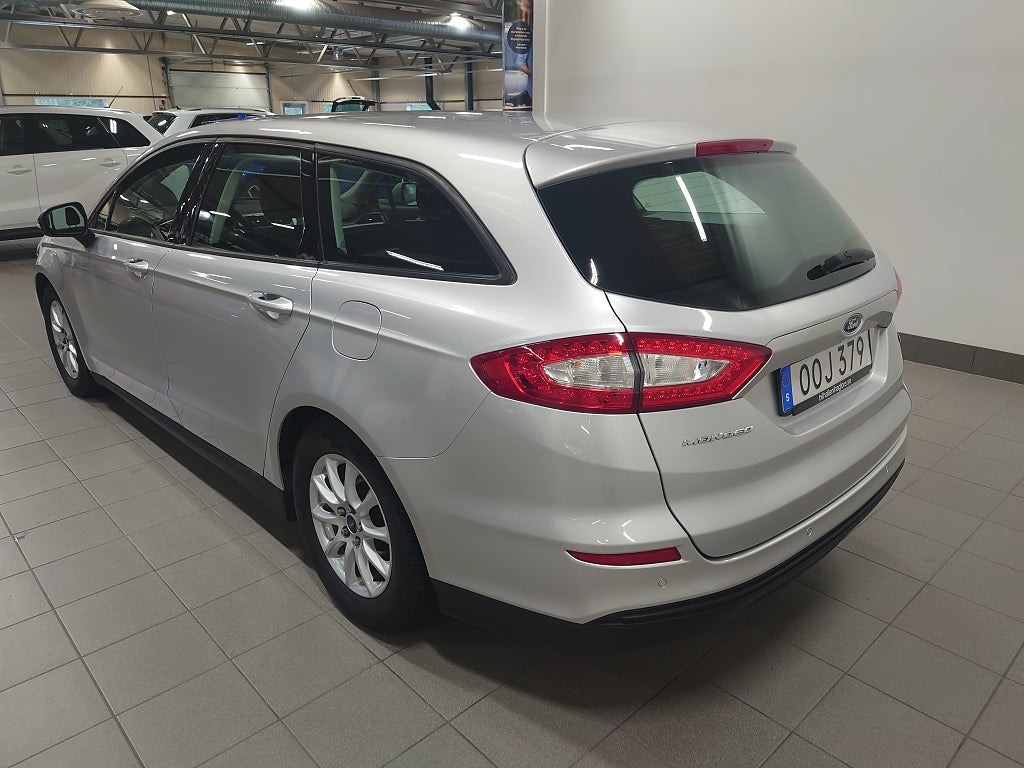 Ford Mondeo 2018 - miniatyr 4