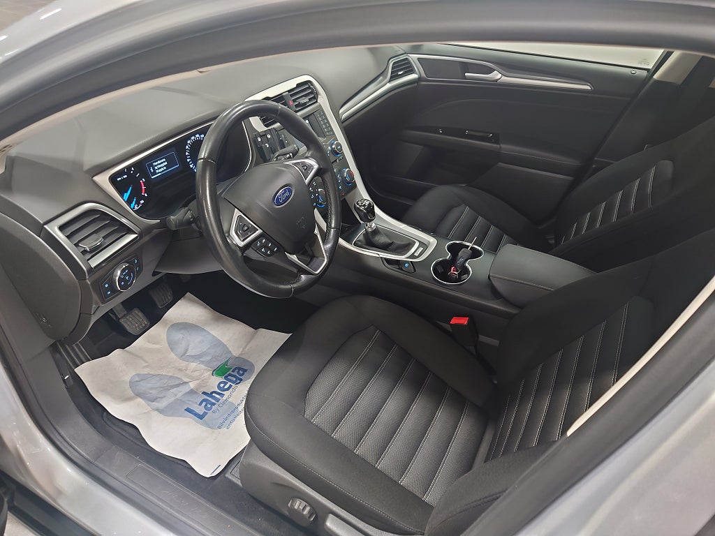 Ford Mondeo 2018 - miniatyr 7
