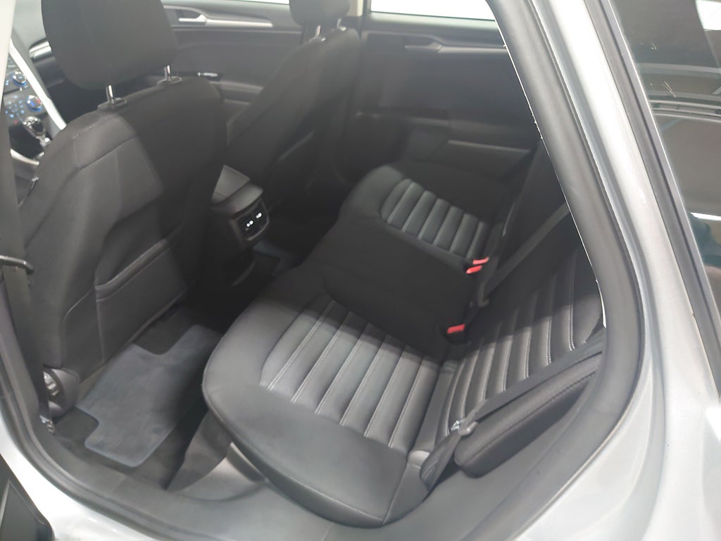 Ford Mondeo 2018 - miniatyr 9