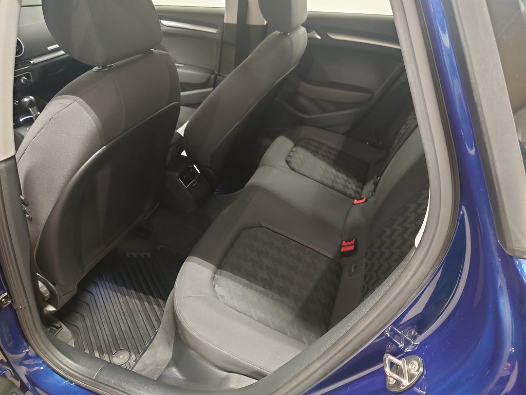 Audi A3 2016 - miniatyr 10