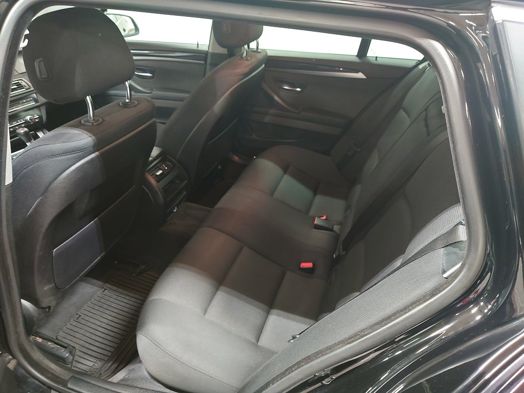 BMW 520d 2015 - miniatyr 10