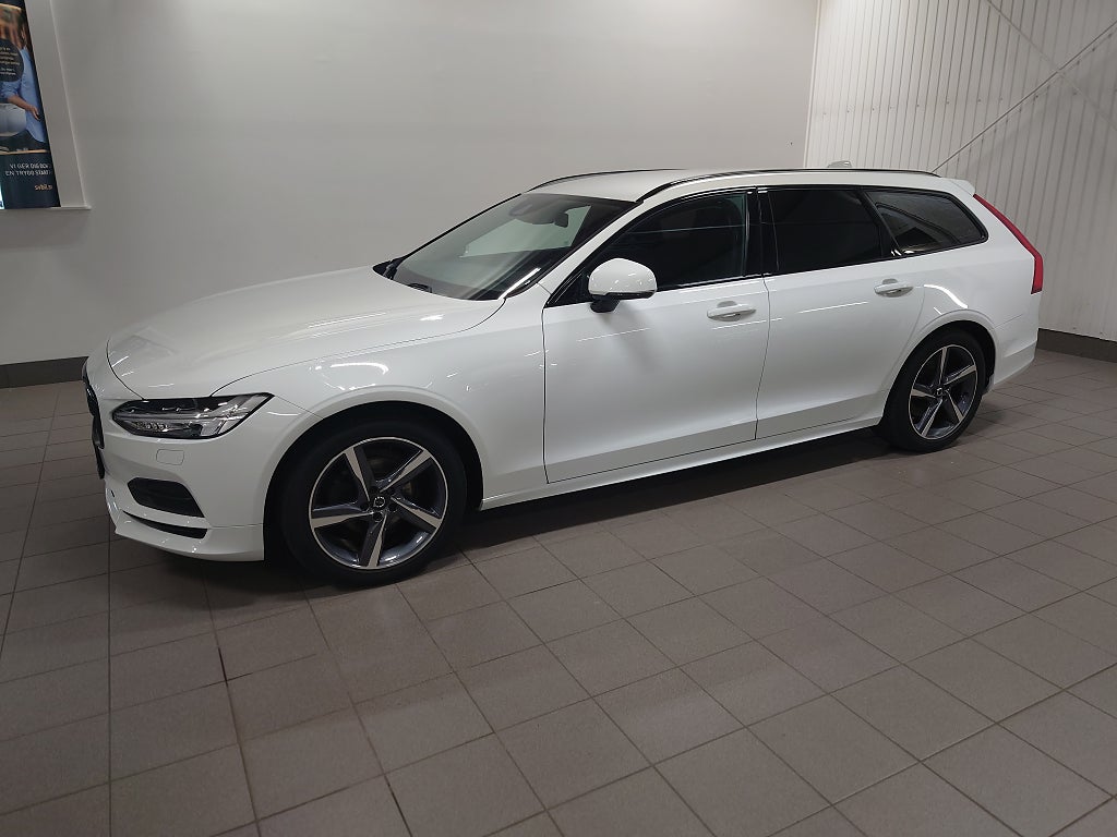 Volvo V90 2019 - miniatyr 2