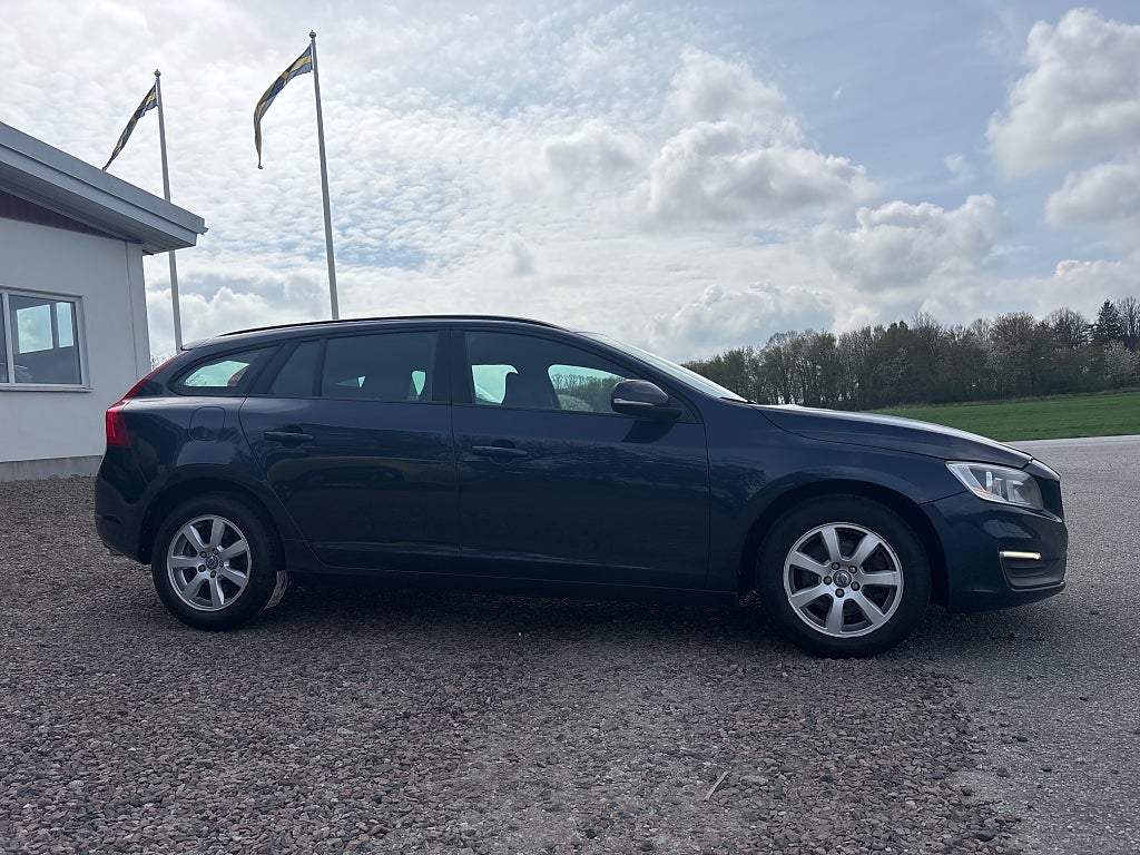 Volvo V60 2014 - miniatyr 2