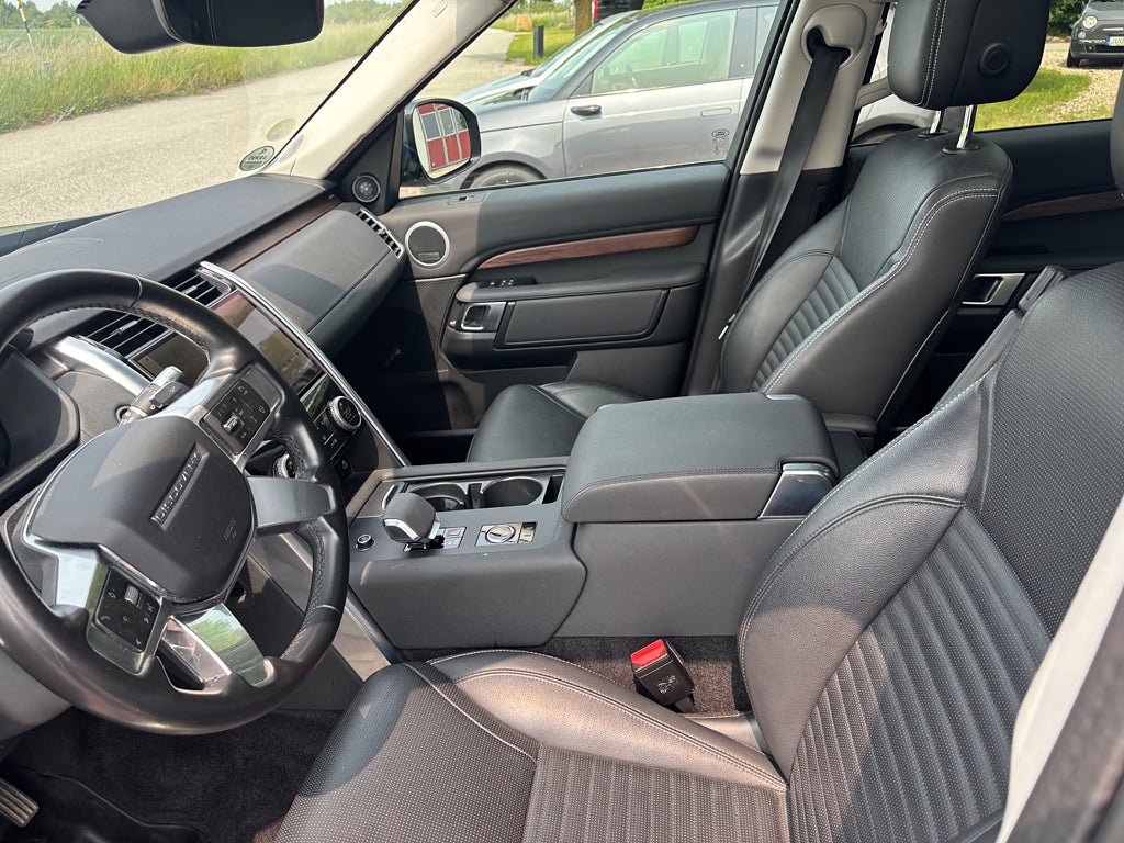 Land Rover Discovery 2021 - miniatyr 6