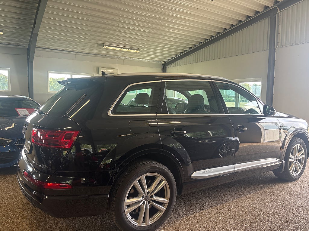 Audi Q7 2019 - miniatyr 11