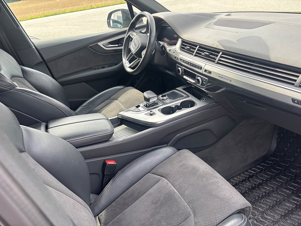 Audi Q7 2019 - miniatyr 3