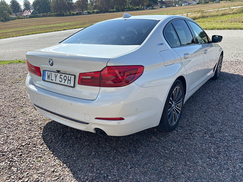 BMW 530e 2019 - miniatyr 4