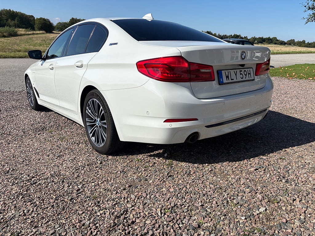 BMW 530e 2019 - miniatyr 5
