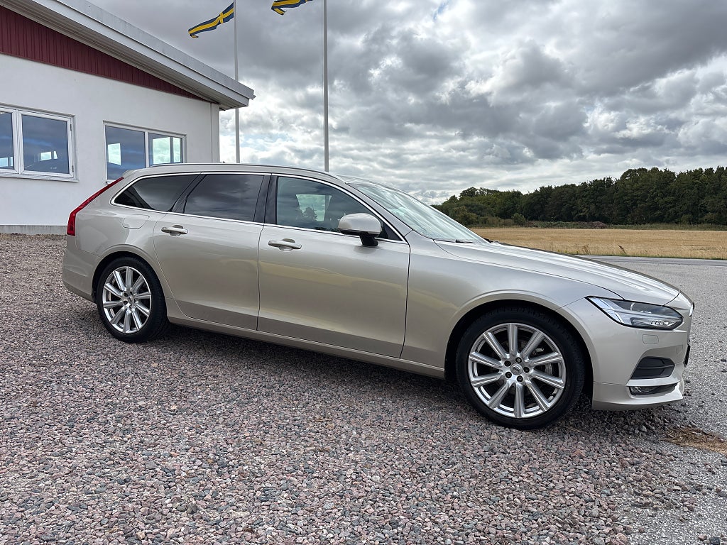 Volvo V90 2017 - miniatyr 2