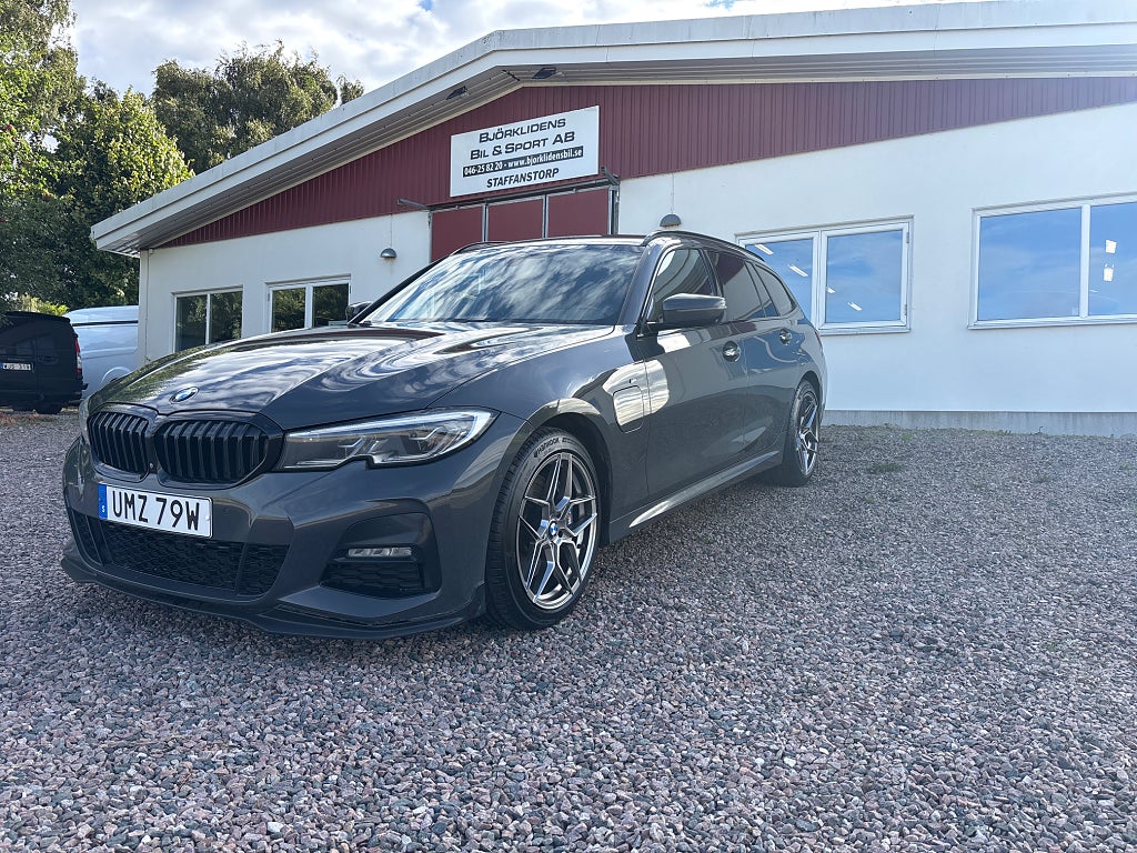 BMW 330e Touring Steptronic Euro 6 M-sport