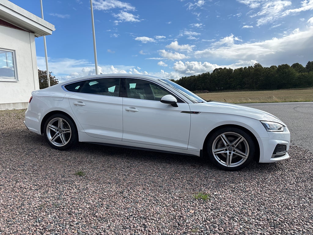 Audi A5 2018 - miniatyr 2