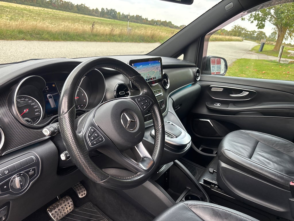 Mercedes-Benz V300 2021 - miniatyr 11