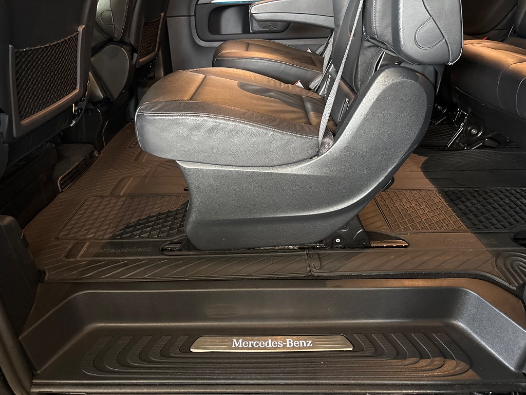 Mercedes-Benz V300 2021 - miniatyr 22