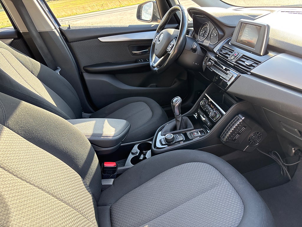 BMW 218d 2015 - miniatyr 3