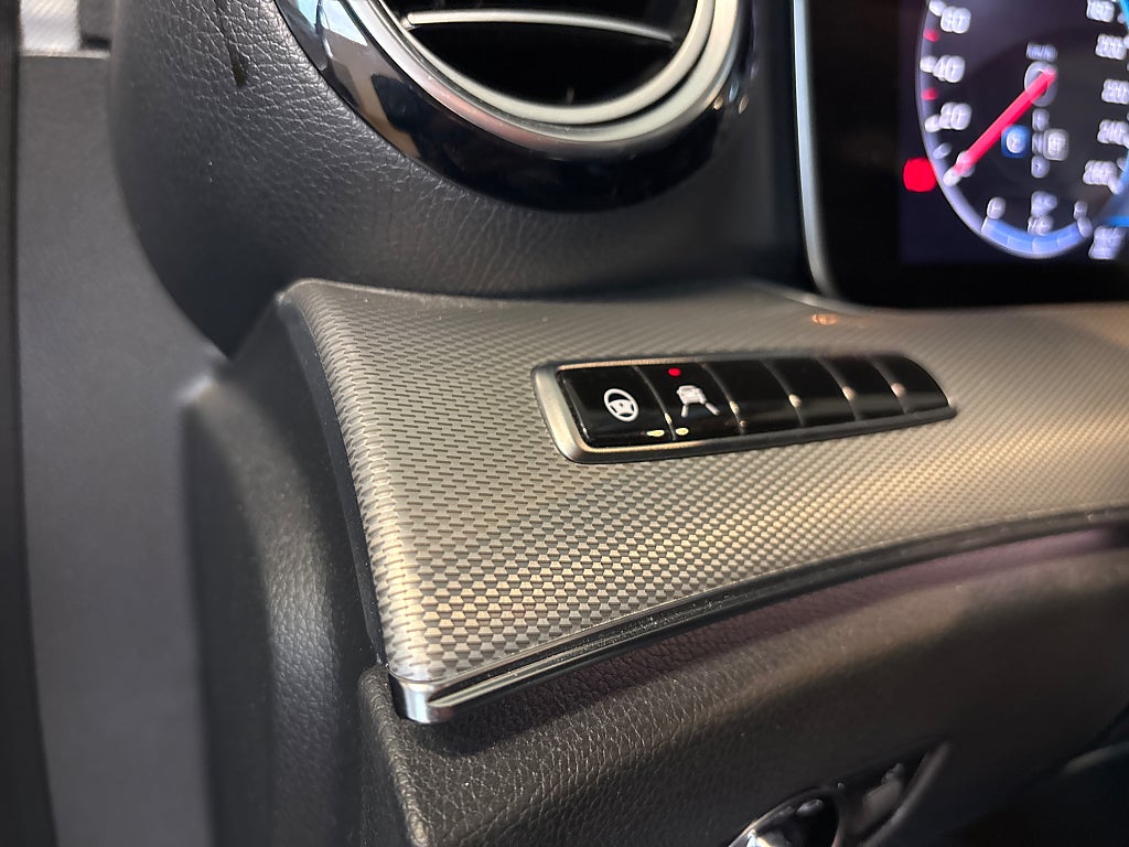 Mercedes-Benz E 2020 - miniatyr 11