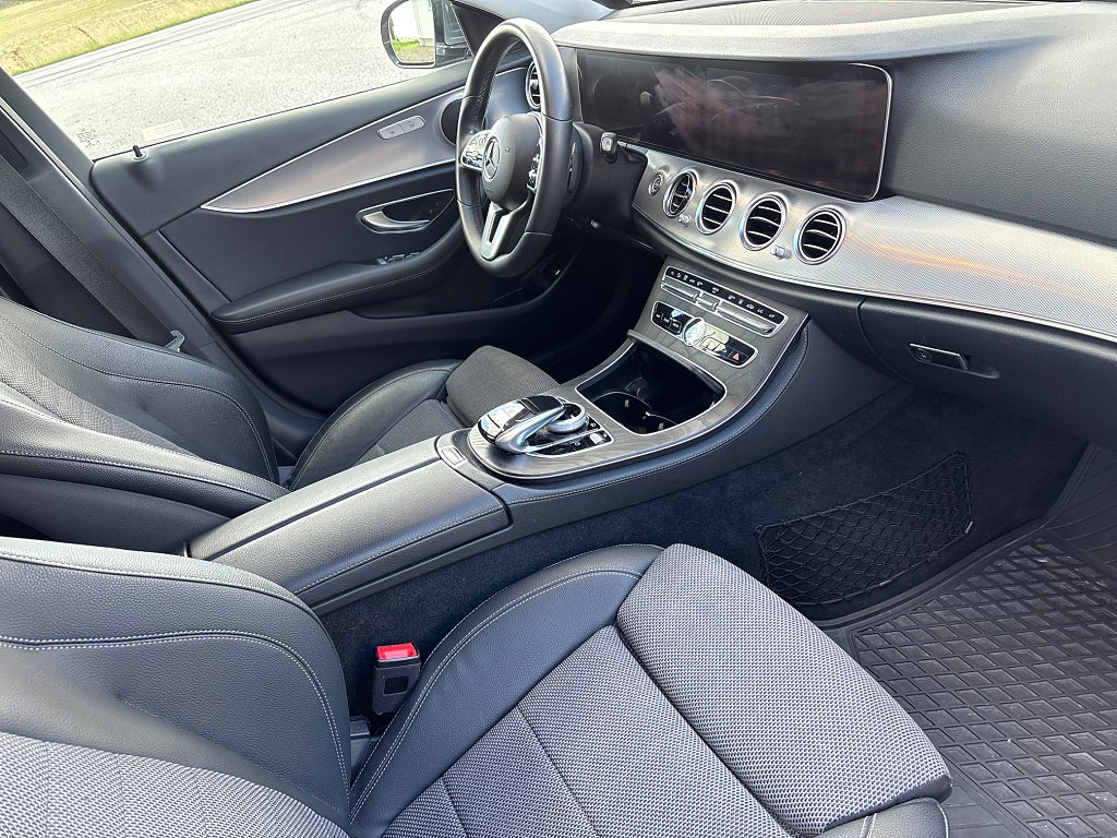 Mercedes-Benz E 2020 - miniatyr 3