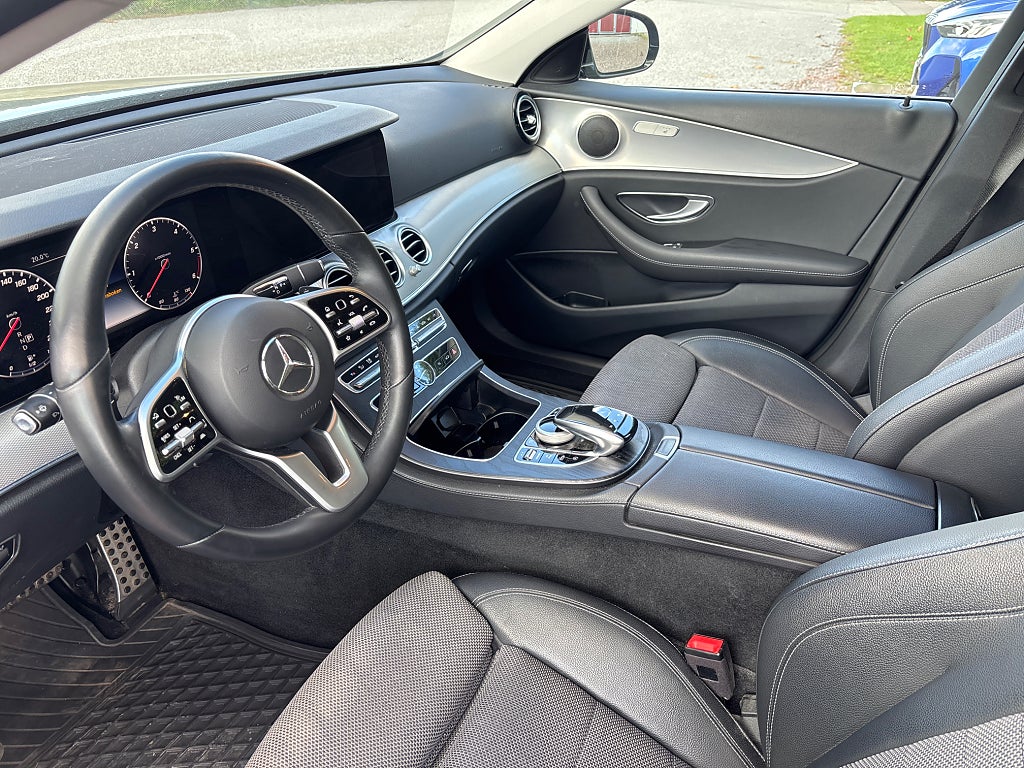 Mercedes-Benz E 2020 - miniatyr 6