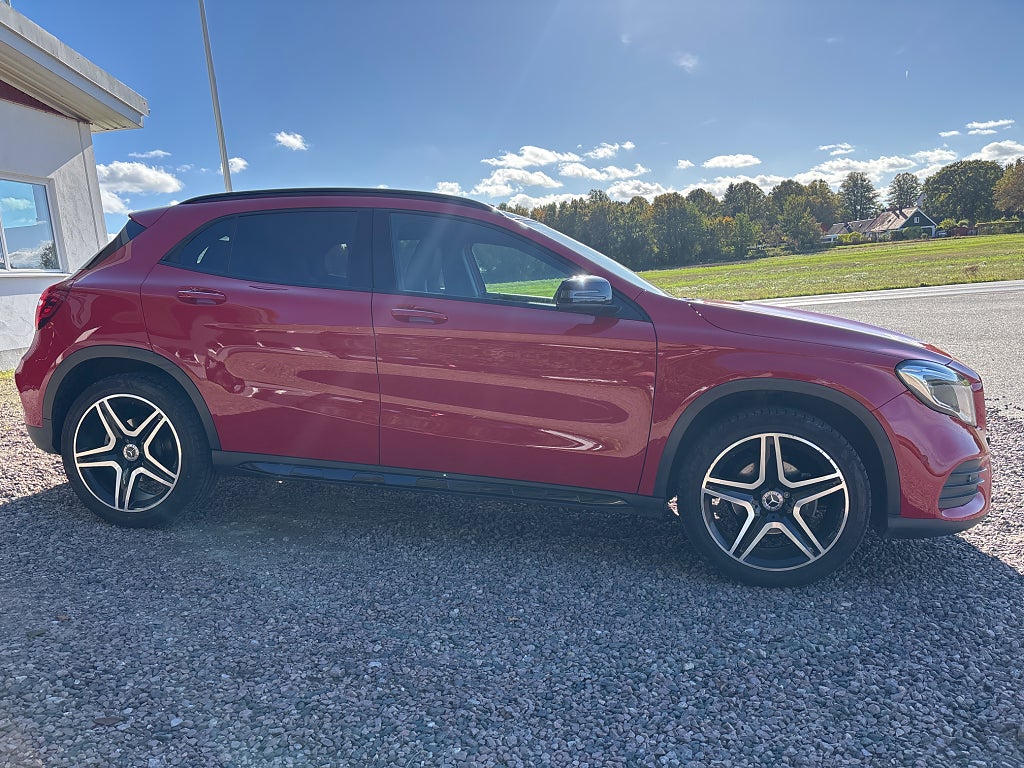 Mercedes-Benz GLA200 2019 - miniatyr 2