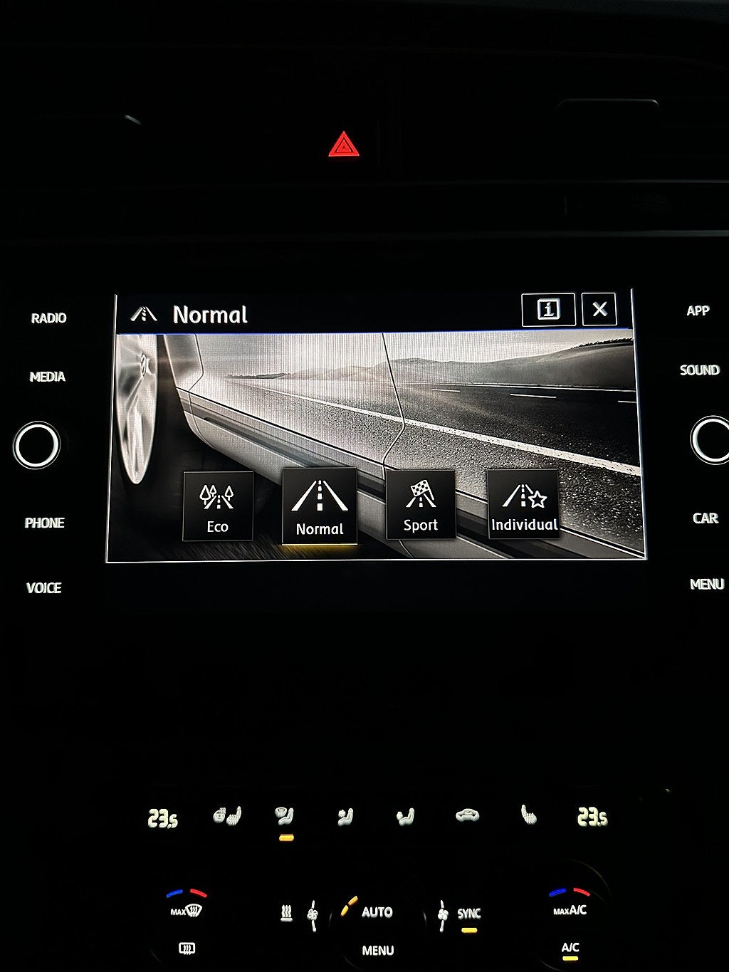 Volkswagen Tiguan 2020 - miniatyr 17