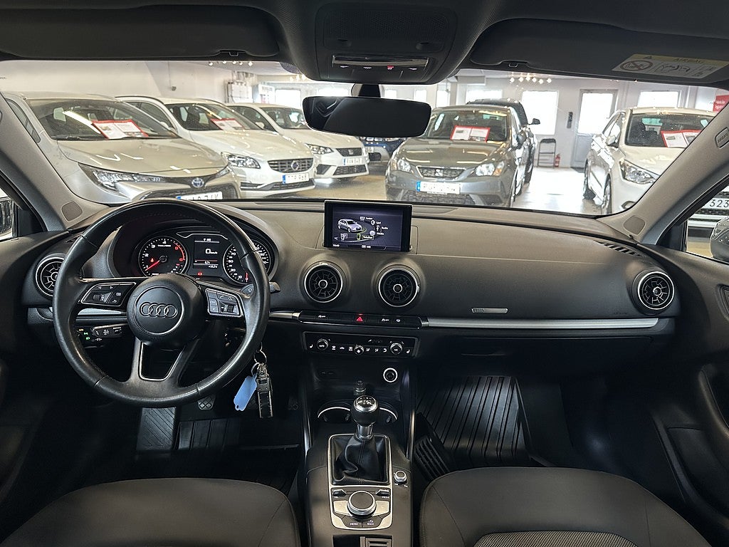 Audi A3 2018 - miniatyr 11