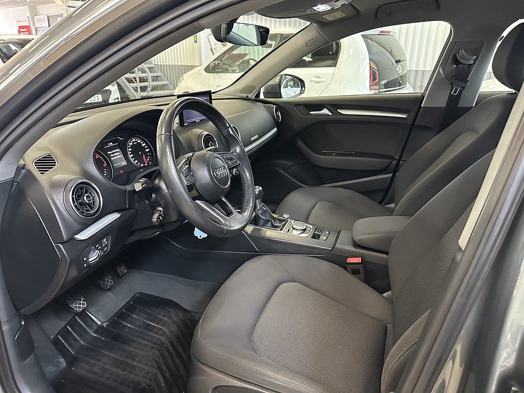 Audi A3 2018 - miniatyr 17