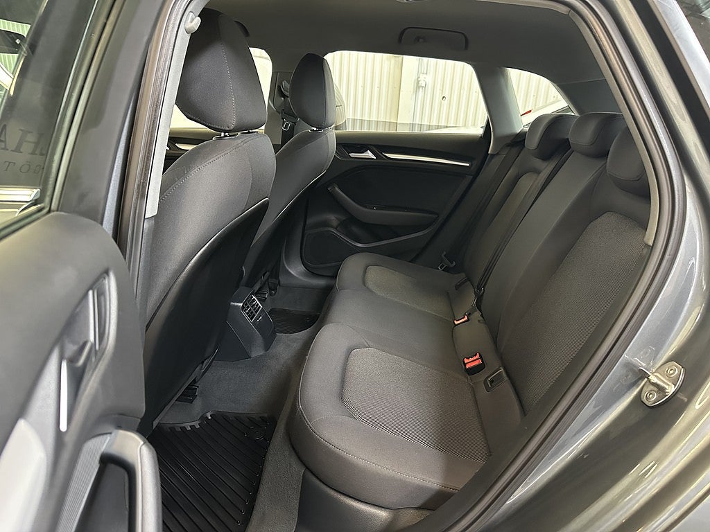 Audi A3 2018 - miniatyr 18