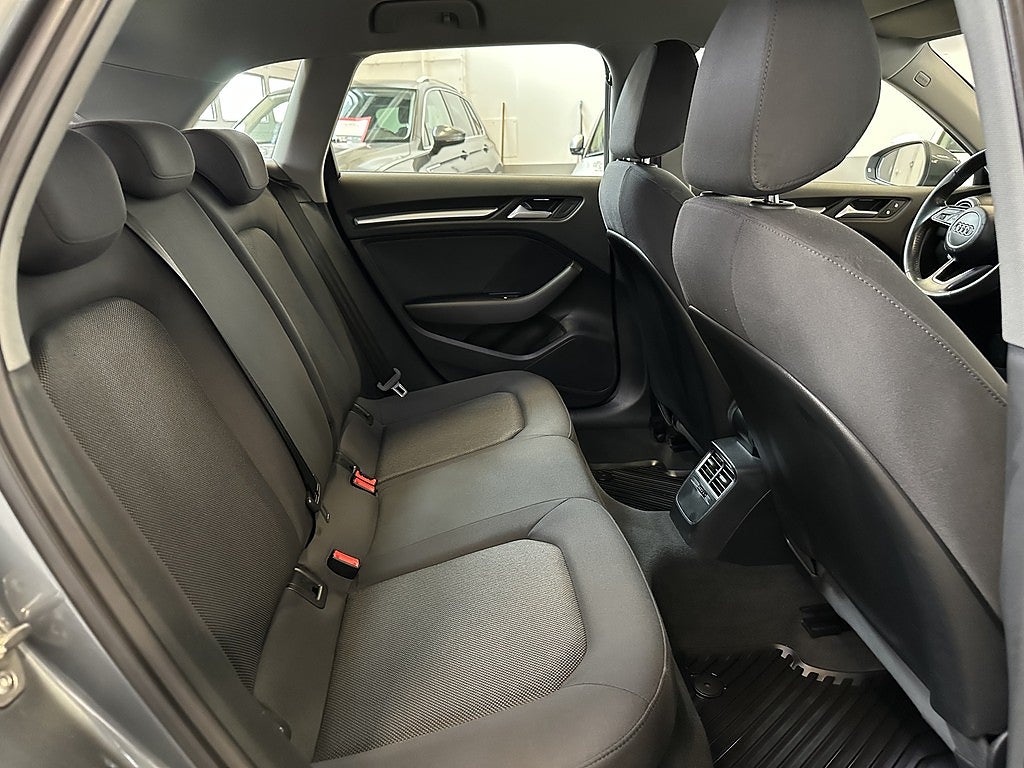 Audi A3 2018 - miniatyr 10
