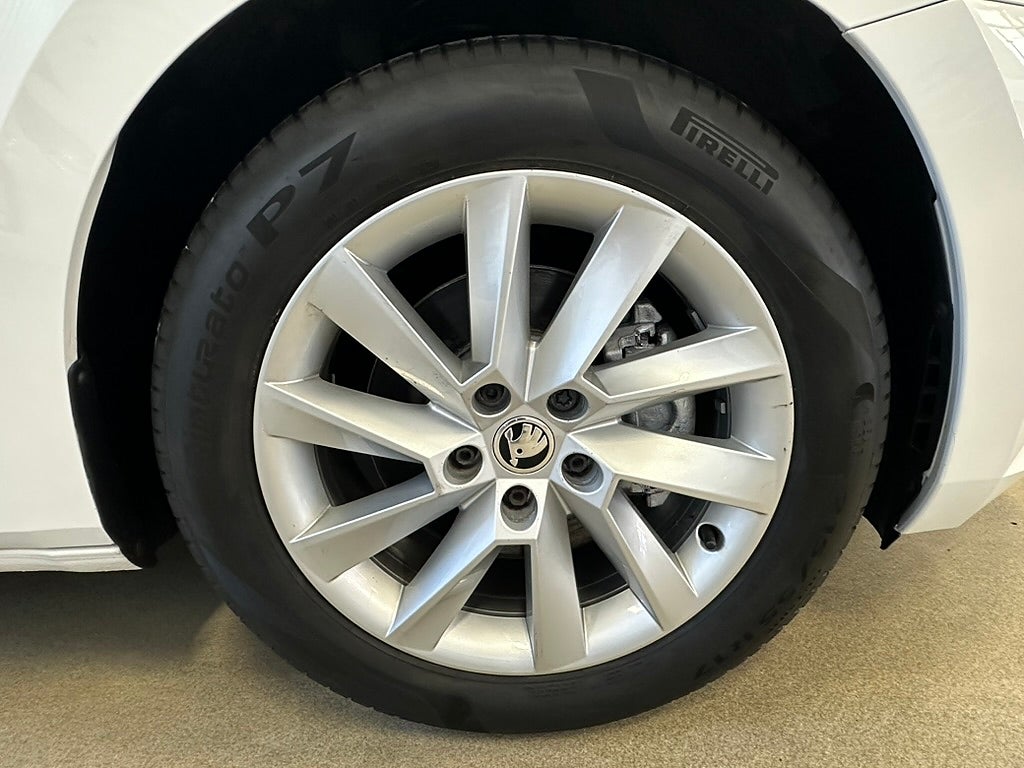 Skoda Superb 2019 - miniatyr 22