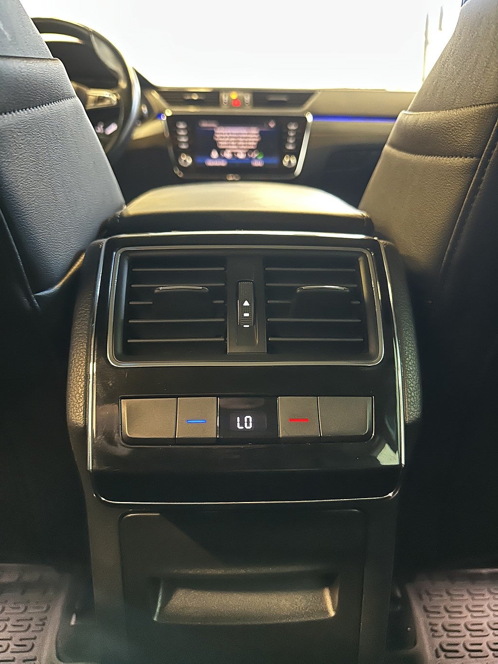 Skoda Superb 2019 - miniatyr 28