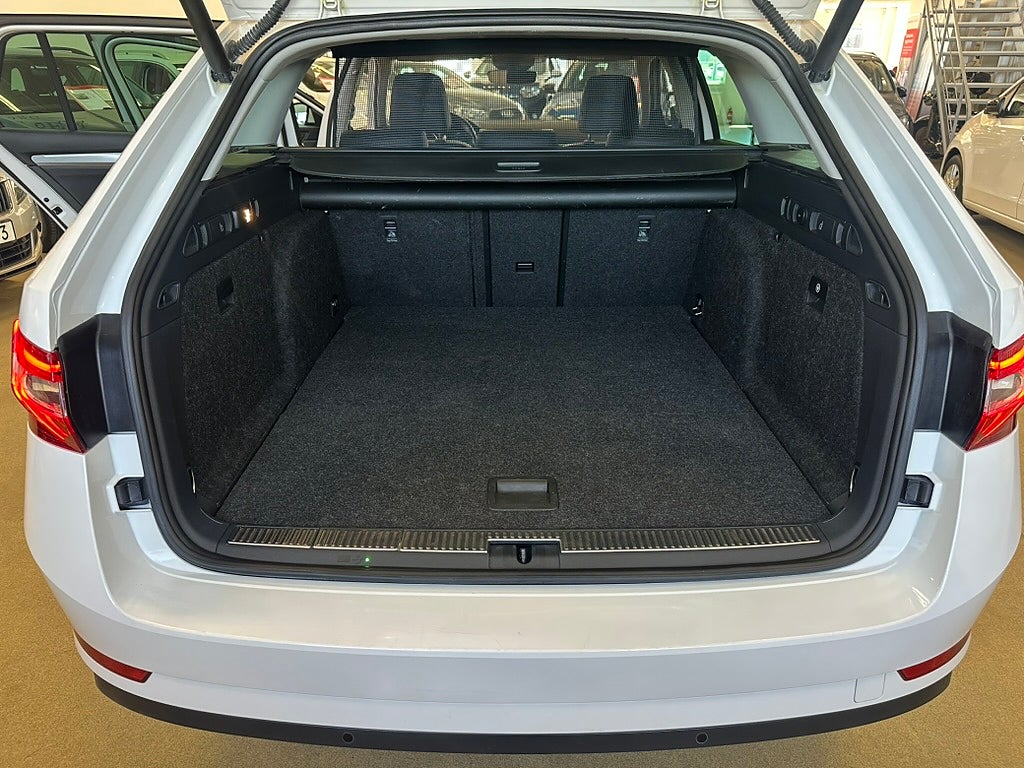 Skoda Superb 2019 - miniatyr 7