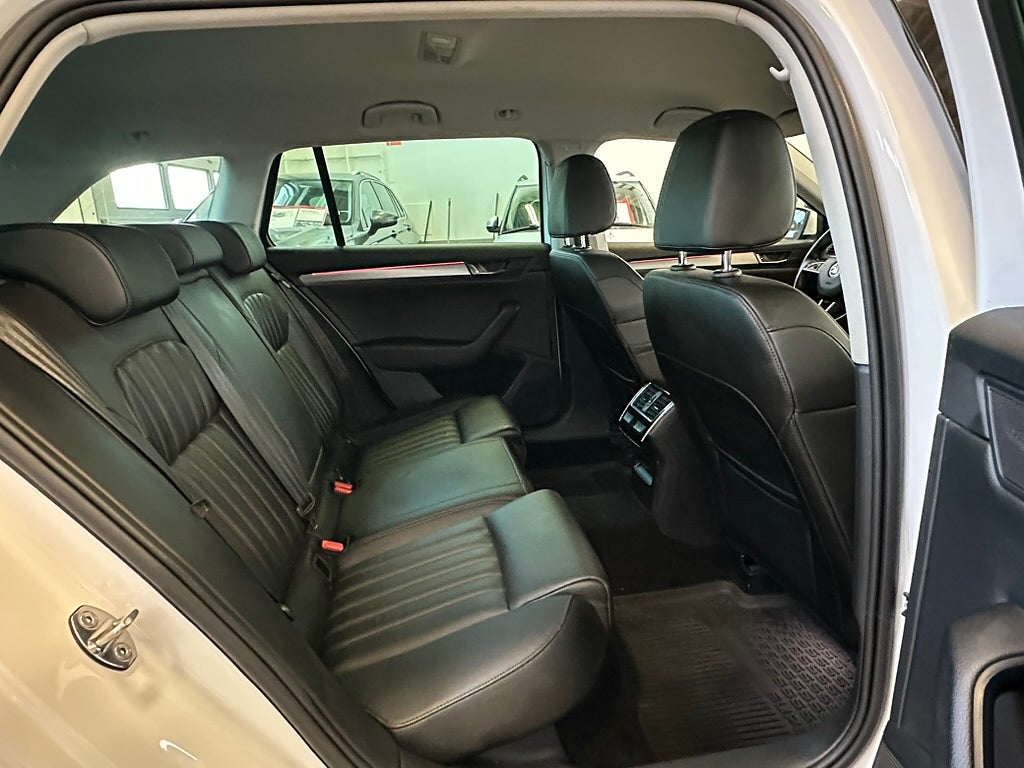 Skoda Superb 2019 - miniatyr 10