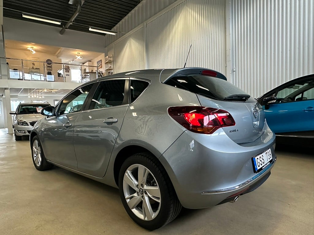 Opel Astra 2013 - miniatyr 5