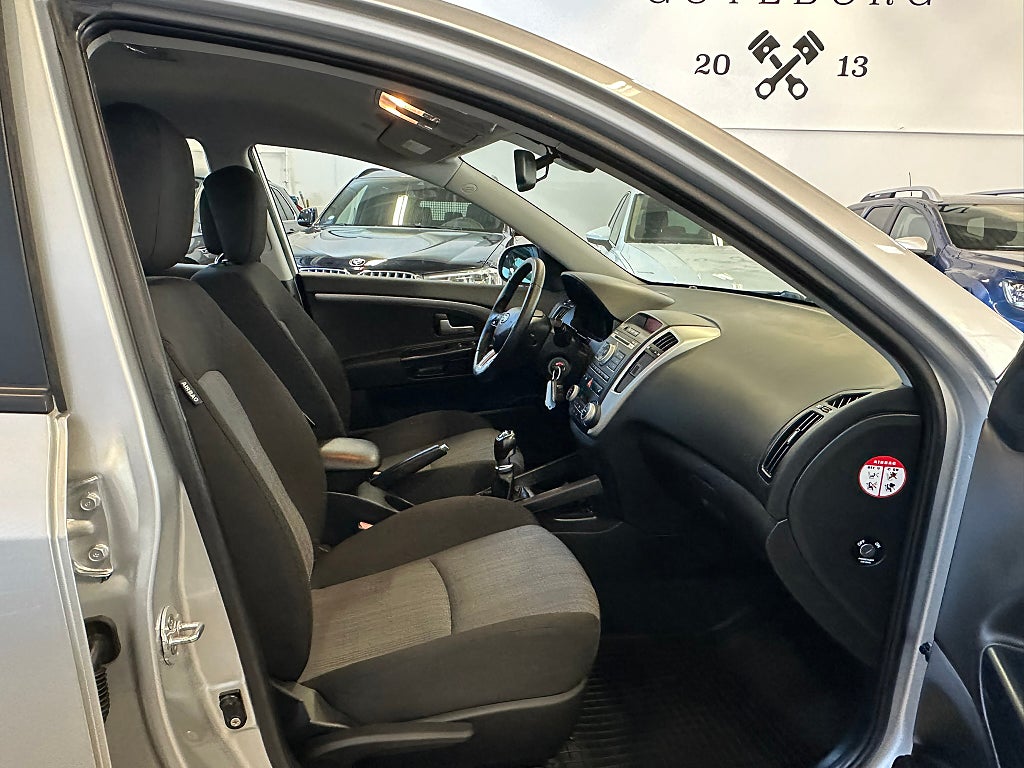 Kia Ceed 2011 - miniatyr 9