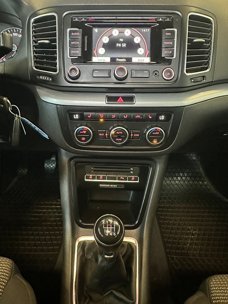 Volkswagen Sharan 2014 - miniatyr 17
