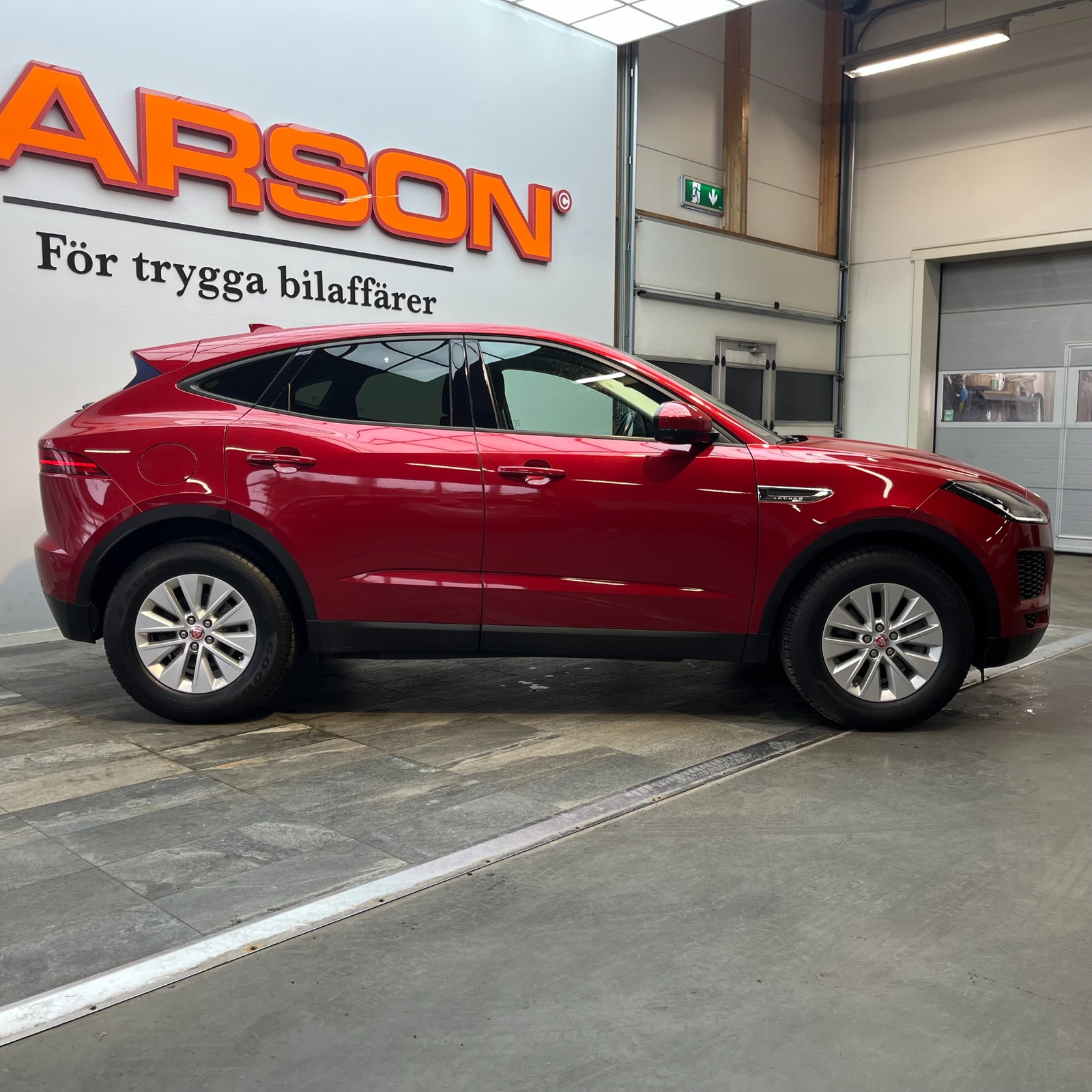Jaguar E-PACE E-Pace D150 Navi Backkamera Park-sensorer 2018 - miniatyr 4