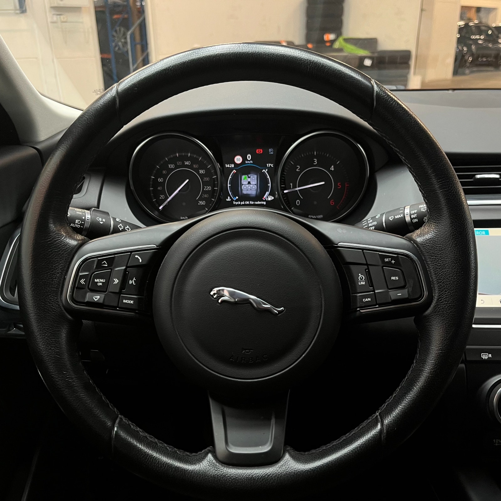 Jaguar E-PACE E-Pace D150 Navi Backkamera Park-sensorer 2018 - miniatyr 10