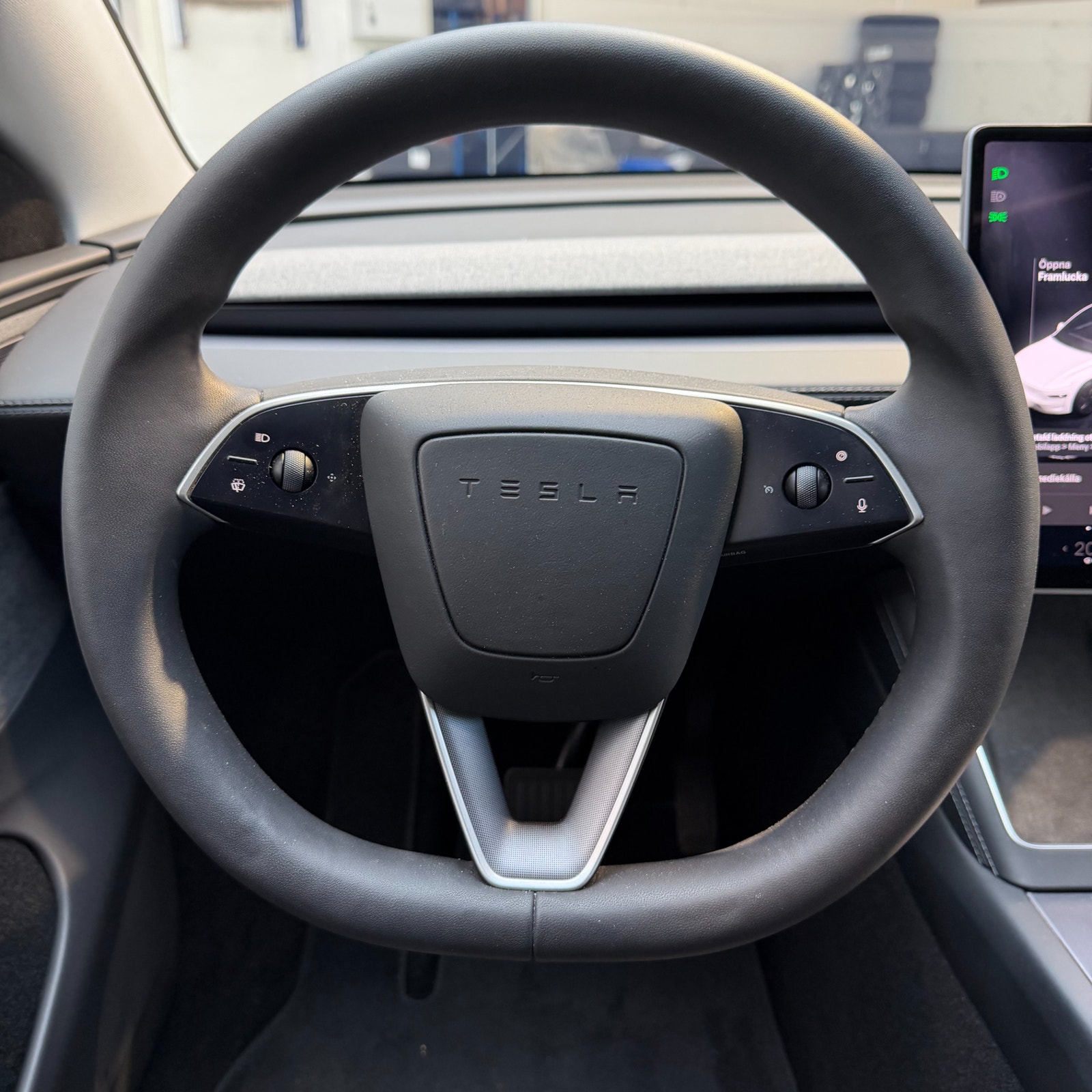 Tesla Model Y Long Range AWD Premium Panorama Autopilot 360° Drag 2025 - miniatyr 10