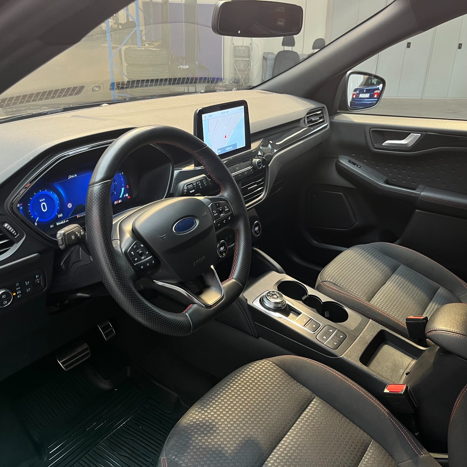 Ford Kuga 2.0 EcoBlue AWD ST-Line Kamera Navi Värmare Drag 2021 - miniatyr 9