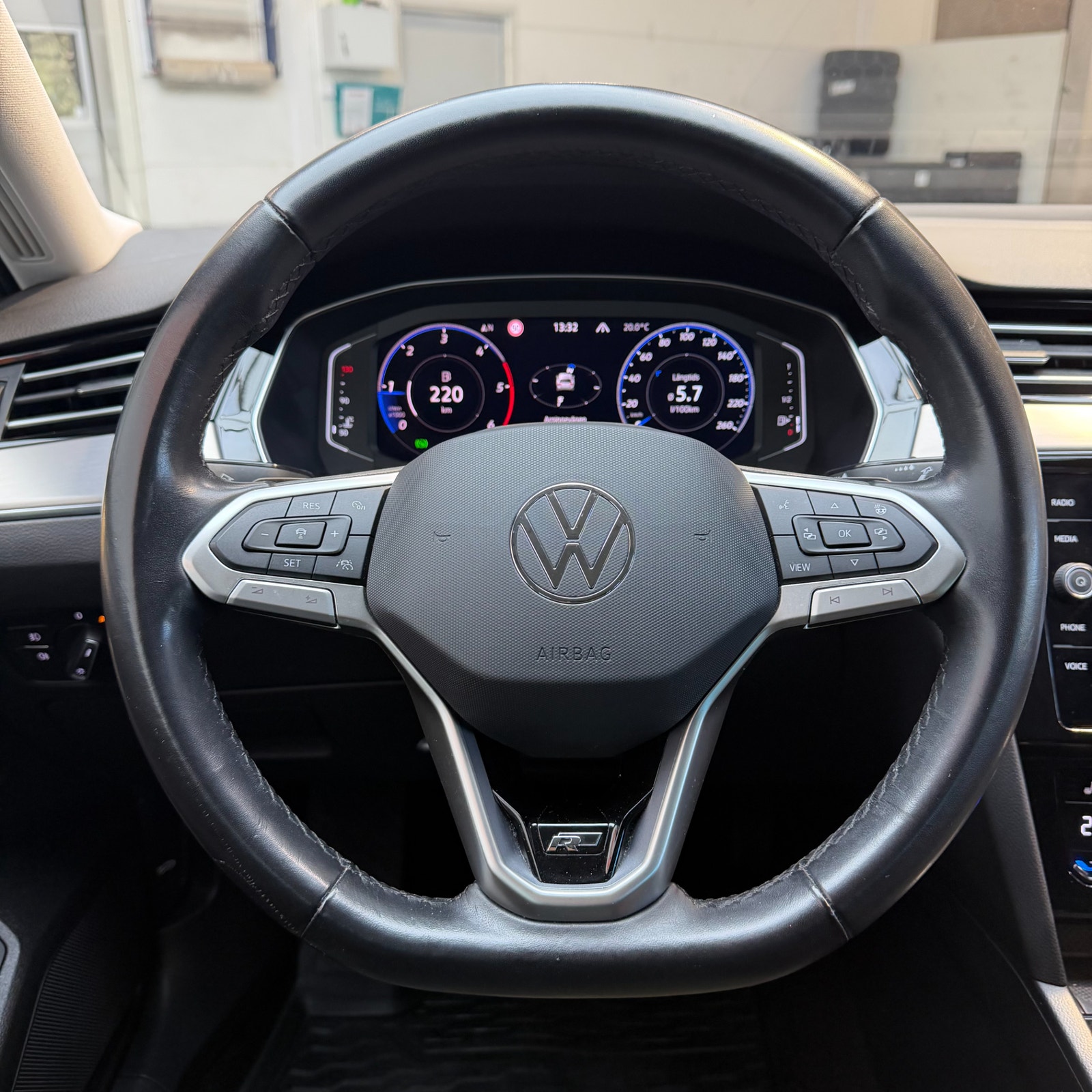 Volkswagen Passat Sc 2.0 TDI 4M GT R-line Cockpit Backkamera Drag Värmare 2022 - miniatyr 11