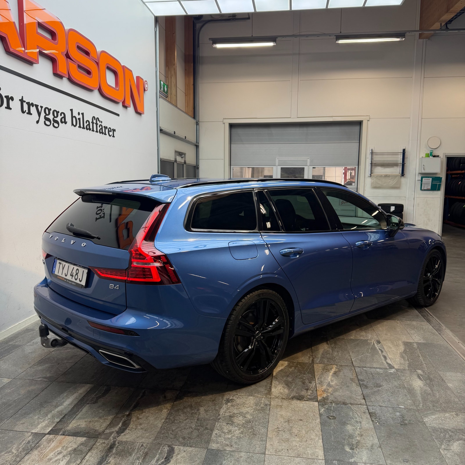 Volvo V60 B4 Geartronic R-Design H&K 360° Navigation VOC Drag 2021 - miniatyr 4